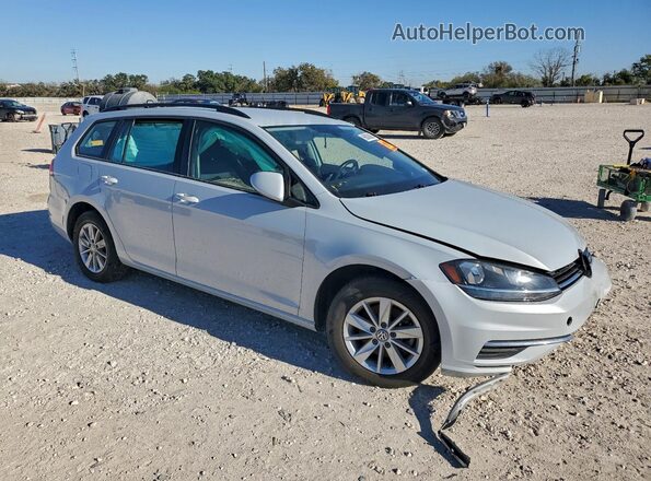 3VWD17AU5JM768013 2018 VOLKSWAGEN GOLF Серебряный Вид спереди