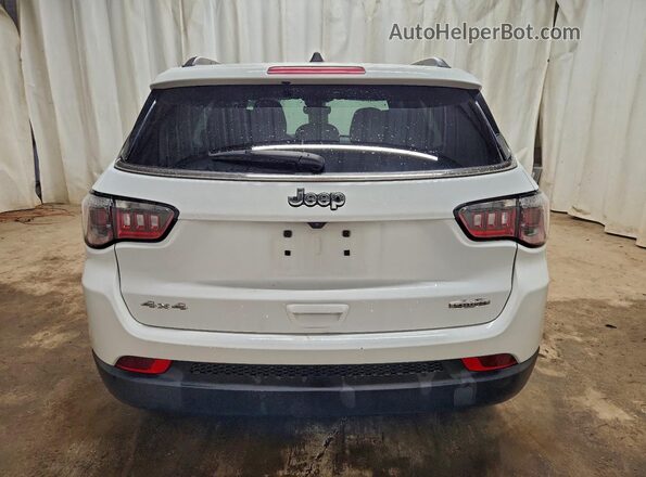 3C4NJDBN6RT605109 2024 JEEP COMPASS Белый Вид салона спереди