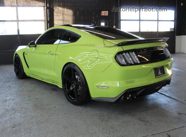 1FA6P8JZXL5550966 2020 FORD MUSTANG Зеленый Вид спереди