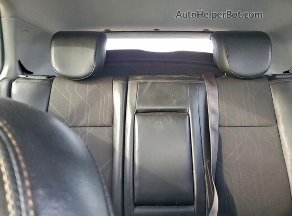 KL7CJLSB8JB581468 2018 CHEVROLET TRAX White Vista interior trasera