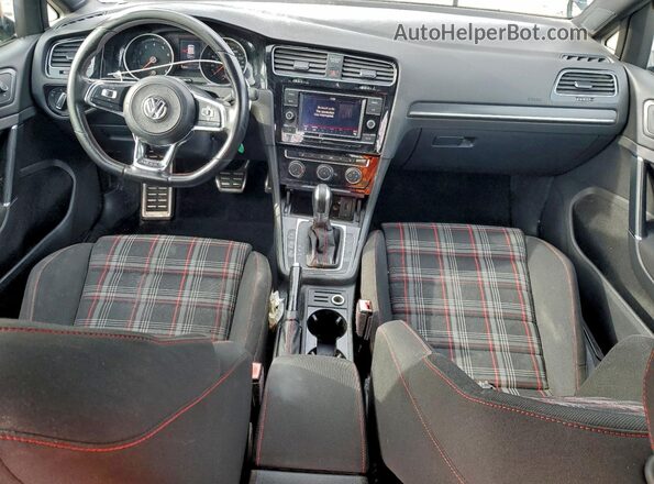 3VW447AU2JM261593 2018 VOLKSWAGEN GTI Green Vista del cuadro de instrumentos