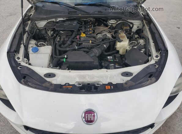JC1NFAEK9H0102197 2017 FIAT 124 White Vista del compartimento del motor