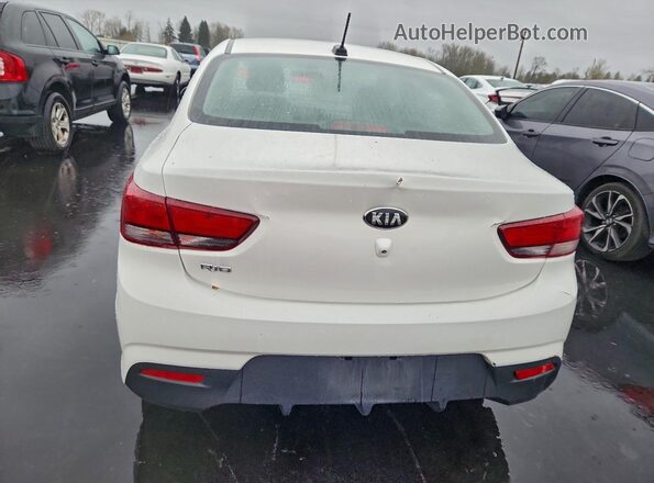 3KPA24AD8LE321335 2020 KIA RIO White Widok wnętrza z przodu