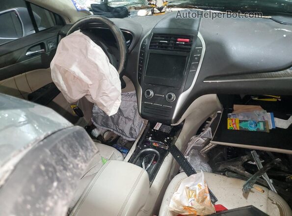 5LMCJ3C95HUL16691 2017 LINCOLN MKC Серебряный Вид щитка приборов