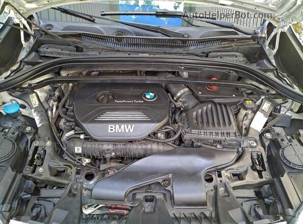 WBXHT3C3XGP880243 2016 BMW X1 White Вид панелі приладів