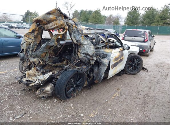 7FARS6H93PE010898 2023 HONDA CR-V HYBRID Белый Задняя правая четверть