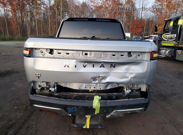7FCTGAAA2NN014248 2022 RIVIAN R1T Silver Widok z tyłu