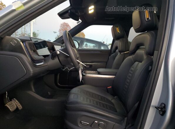 7FCTGAAA2NN014248 2022 RIVIAN R1T Silver Widok wnętrza z przodu