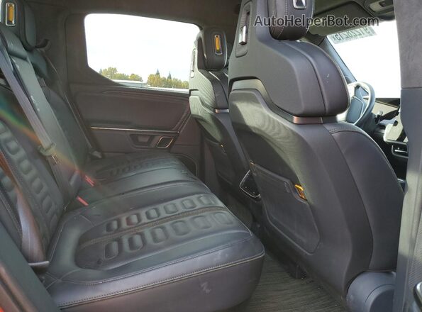 7FCTGAAA3NN006644 2022 RIVIAN R1T Maroon Widok tylnych siedzeń