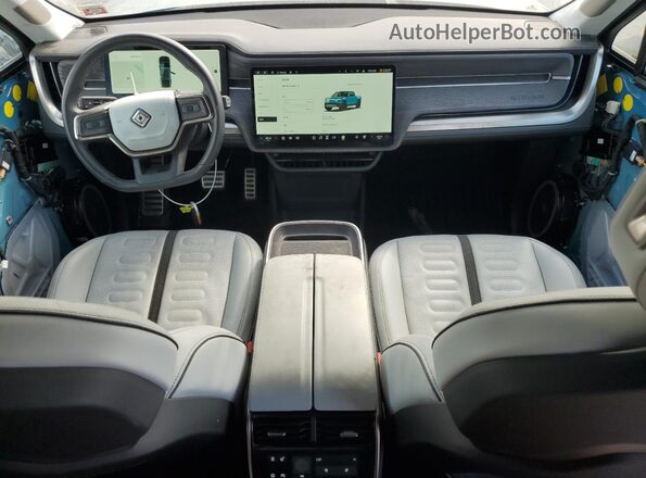 7FCTGAAA3PN023740 2023 RIVIAN R1T Синий Вид панели приборов