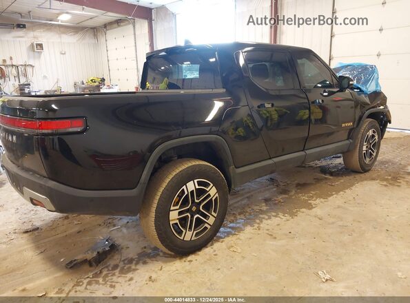 7FCTGAAA4PN017073 2023 RIVIAN R1T Черный Задняя правая четверть