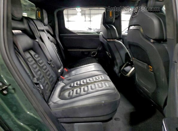 7FCTGAAA5NN010761 2022 RIVIAN R1T Green Vista de los asientos traseros