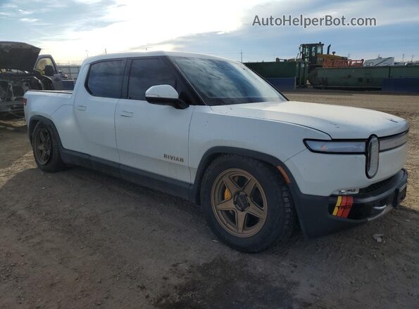 7FCTGAAA7NN014150 2022 RIVIAN R1T Белый Передняя правая четверть