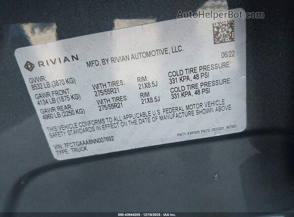 7FCTGAAA8NN007692 2022 RIVIAN R1T Серый Вид подкапотного пространства