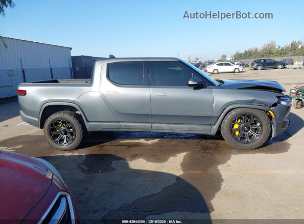7FCTGAAA8NN007692 2022 RIVIAN R1T Серый Вид задней части салона