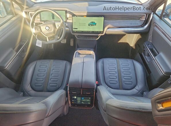 7FCTGAAA9NN011962 2022 RIVIAN R1T Blue Dashboard view