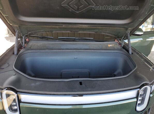 7FCTGAAA9PN020907 2023 RIVIAN R1T Green Вид задньої частини салону