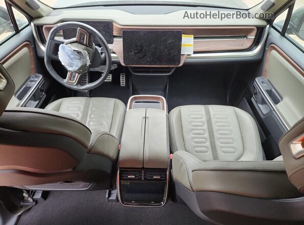 7FCTGAAA9PN023841 2023 RIVIAN R1T Green Widok deski rozdzielczej