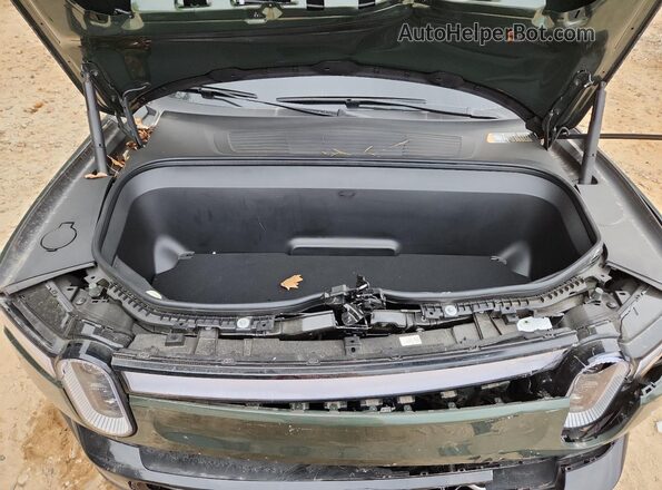 7FCTGAAA9PN023841 2023 RIVIAN R1T Green Widok wnętrza z tyłu