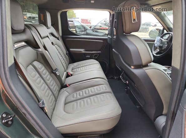 7FCTGAAA9PN023841 2023 RIVIAN R1T Green Widok tylnych siedzeń
