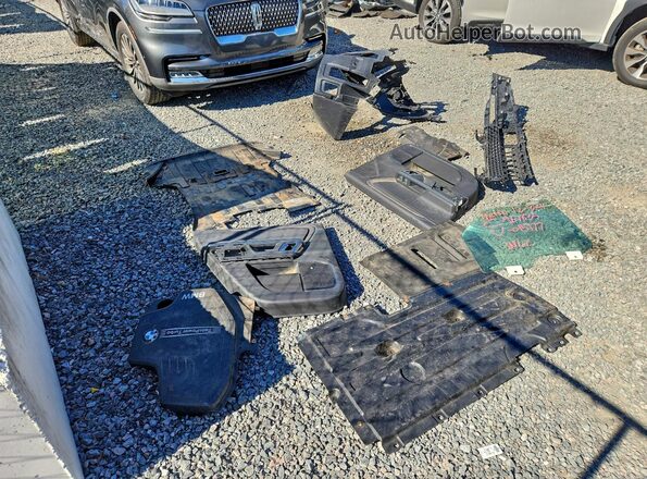 7FCTGAAAXNN015177 2022 RIVIAN R1T Black Widok komory silnika