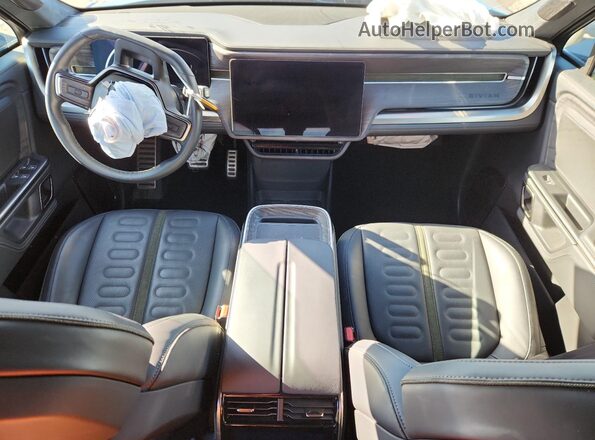 7FCTGAAAXNN015616 2022 RIVIAN R1T Blue Widok deski rozdzielczej