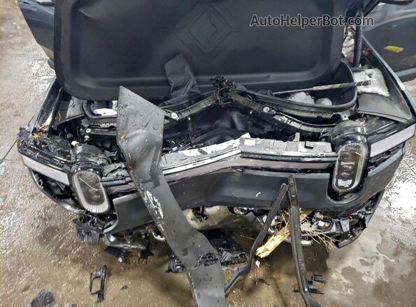 7FCTGAAL0PN023020 2023 RIVIAN R1T Gray Widok wnętrza z tyłu