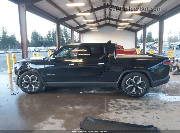 7FCTGBAA7RN034202 2024 RIVIAN R1T Черный Вид задней части салона