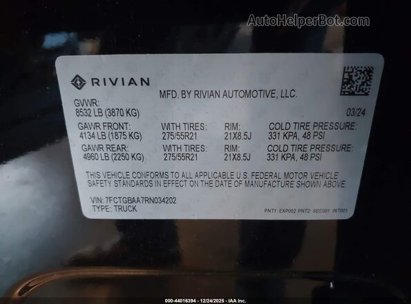 7FCTGBAA7RN034202 2024 RIVIAN R1T Черный Вид подкапотного пространства