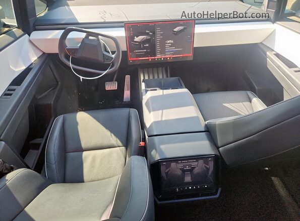 7G2CEHED2RA007856 2024 TESLA CYBERTRUCK Black Widok deski rozdzielczej