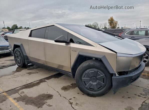 7G2CEHED3SA067649 2025 TESLA CYBERTRUCK Серебряный Вид спереди
