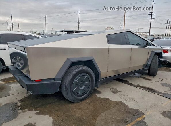 7G2CEHED3SA067649 2025 TESLA CYBERTRUCK Серебряный Передняя правая четверть