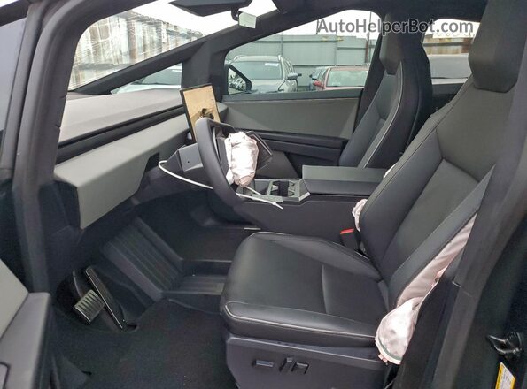 7G2CEHED3SA067649 2025 TESLA CYBERTRUCK Серебряный Вид панели приборов