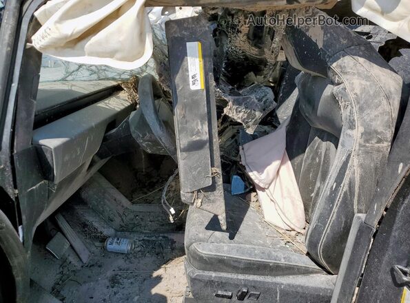 7G2CEHED4SA067482 2025 TESLA CYBERTRUCK Серебряный Вид салона спереди