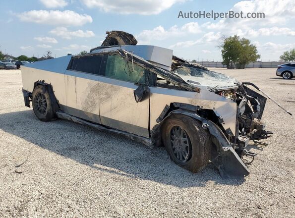 7G2CEHED4SA067482 2025 TESLA CYBERTRUCK Серебряный Передняя правая четверть