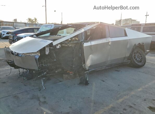 7G2CEHED9SA058678 2025 TESLA CYBERTRUCK Серебряный Передняя левая четверть