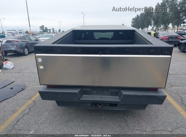 7G2CEHEDXSA077403 2025 TESLA CYBERTRUCK Серебряный 