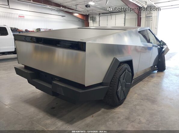 7G2CEHEE1SA060806 2025 TESLA CYBERTRUCK Серебряный Задняя правая четверть