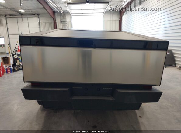 7G2CEHEE1SA060806 2025 TESLA CYBERTRUCK Серебряный 