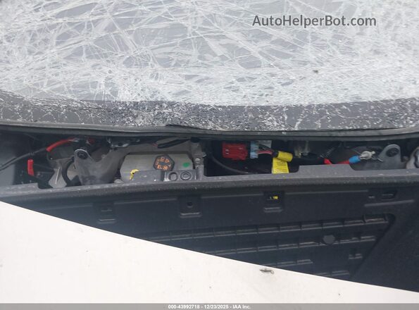 7G2CEHEE4SA062128 2025 TESLA CYBERTRUCK Silver Widok z tyłu