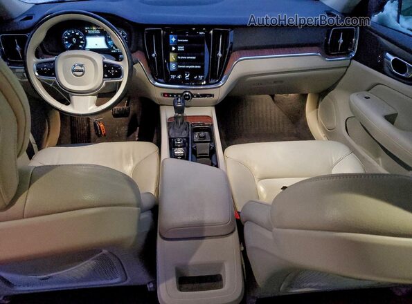 7JR102FK2MG094759 2021 VOLVO S60 Серый Вид панели приборов