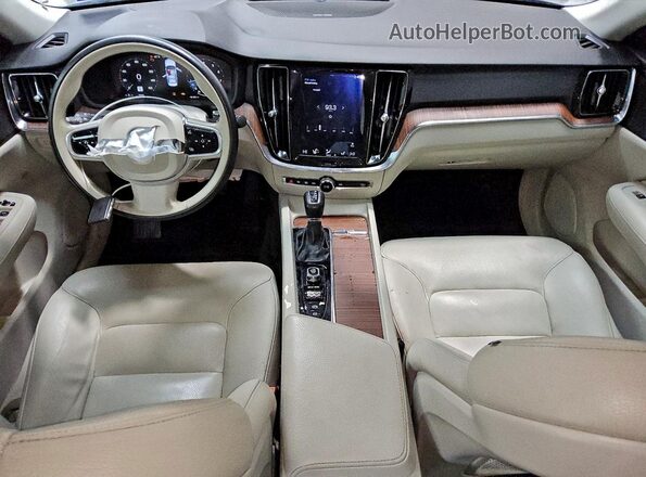 7JR102FK7LG067006 2020 VOLVO S60 Черный Вид панели приборов
