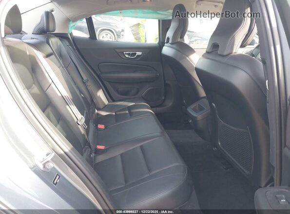 7JR102FK8LG030451 2020 VOLVO S60 Gray Widok naklejki z numerem VIN