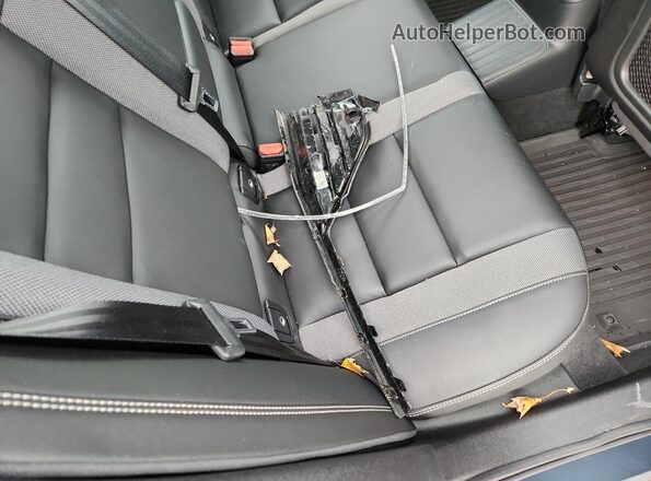 7JRH60FM1RG308053 2024 VOLVO S60 Blue Widok komory silnika