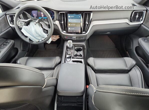 7JRH60FM1RG308053 2024 VOLVO S60 Blue Widok deski rozdzielczej