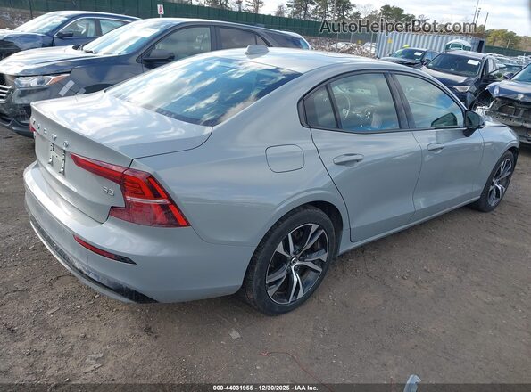 7JRL12FK8RG323930 2024 VOLVO S60 Gray Trasero derecho