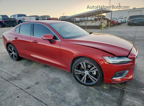 7JRL12FL4NG157909 2022 VOLVO S60 Красный Передняя правая четверть