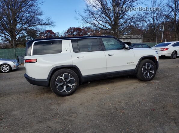 7PDSGABA6RN041483 2024 RIVIAN R1S Белый Задняя правая четверть