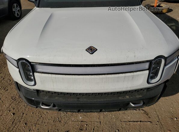 7PDSGABA9RN043969 2024 RIVIAN R1S White Engine compartment view
