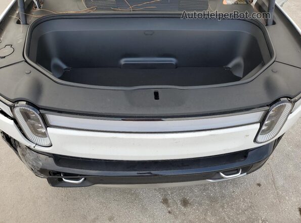 7PDSGBBA0RN040075 2024 RIVIAN R1S Белый Вид подкапотного пространства